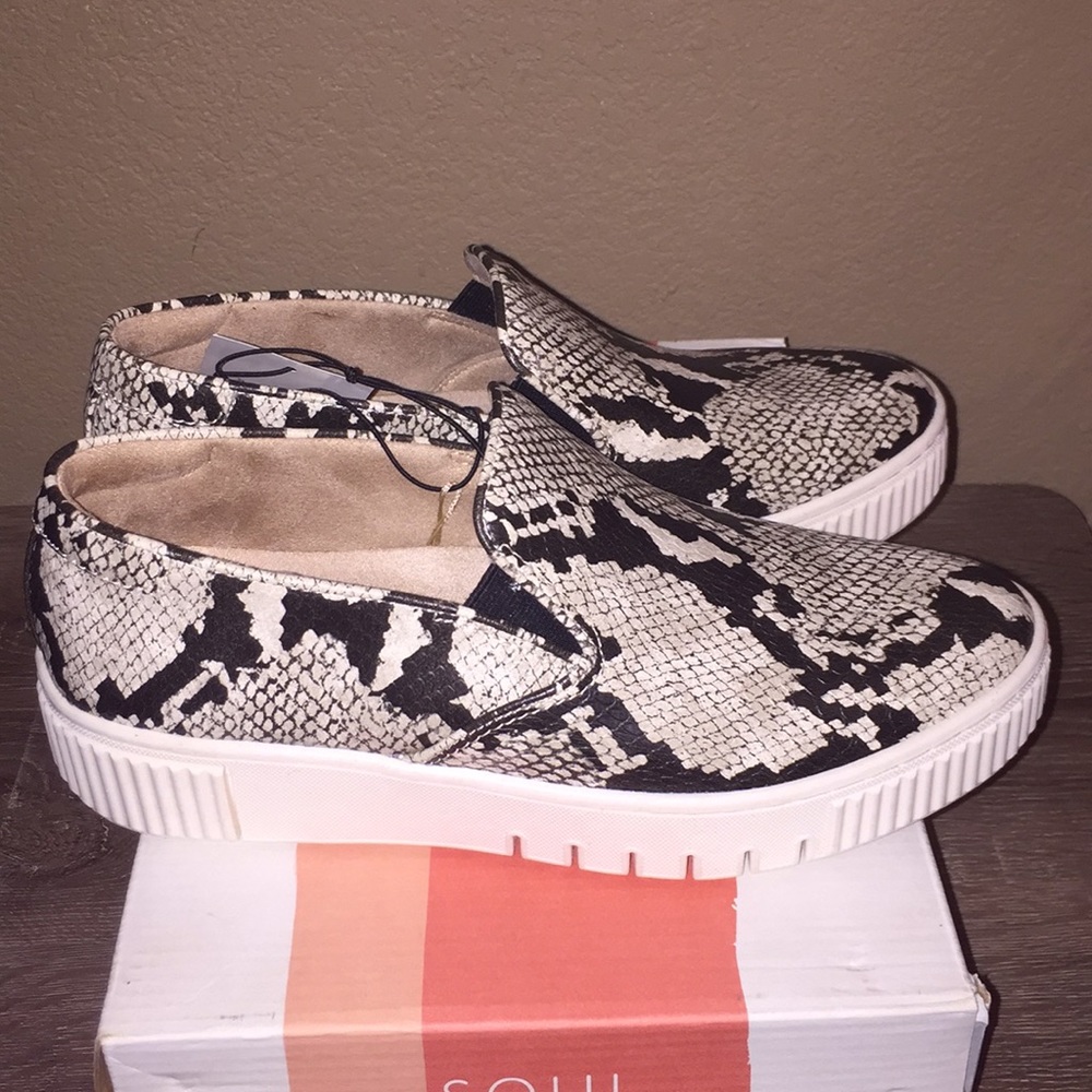 New Naturalizer Soul Tia Slip On Sneakers - Picture 2 of 5